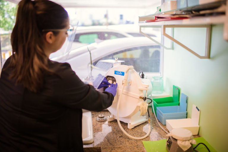 orthodontic treatment machine